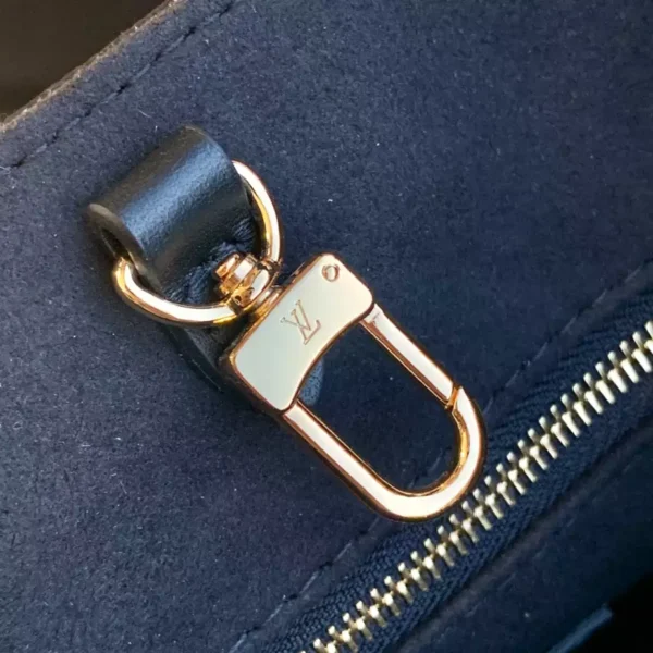 Louis Vuitton OnTheGo PM - L18