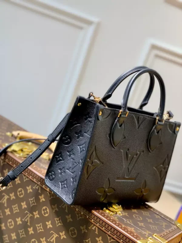 Louis Vuitton OnTheGo PM - L18