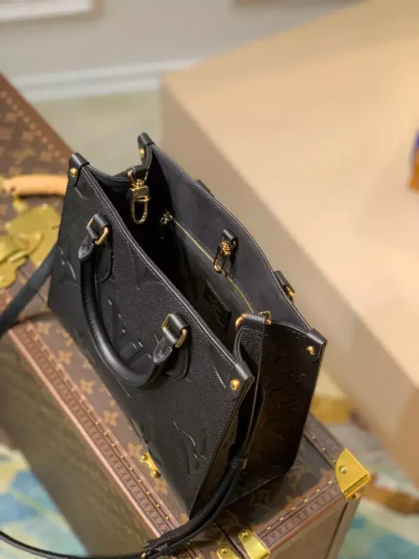 Louis Vuitton OnTheGo PM - L18