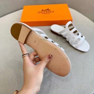 Hermes Camelia Slide Sandals In White Calfskin - HSM44