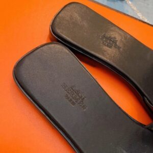 Hermes View Slide Sandals In Black Leather - HSM36