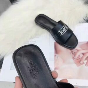 Hermes Villa Slide Sandals In Black Leather - HSM40