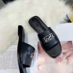 Hermes Villa Slide Sandals In Black Leather - HSM40