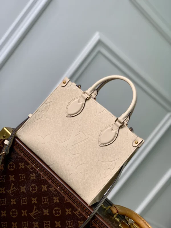 Louis Vuitton OnTheGo PM - L16
