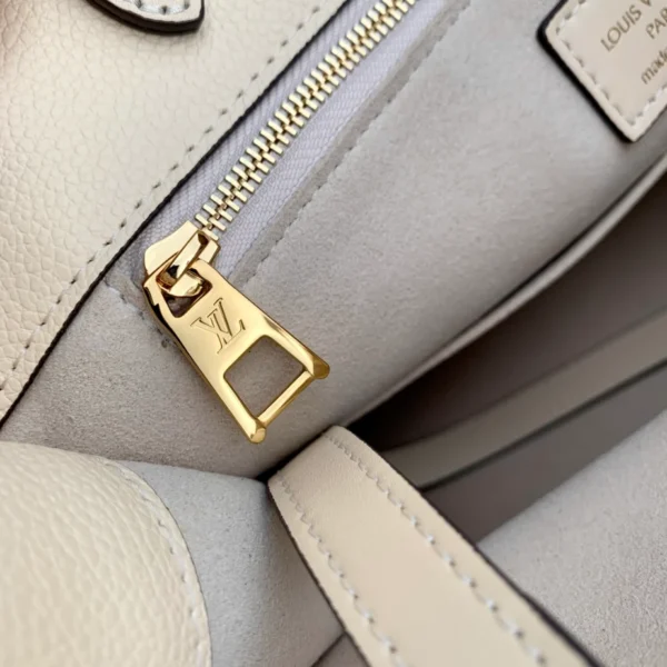 Louis Vuitton OnTheGo PM - L16