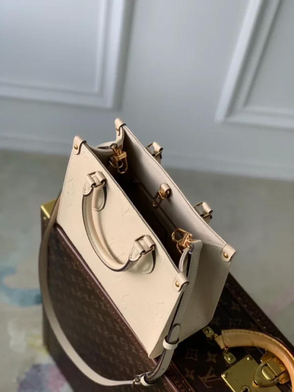 Louis Vuitton OnTheGo PM - L16