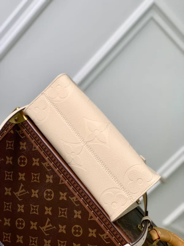 Louis Vuitton OnTheGo PM - L16