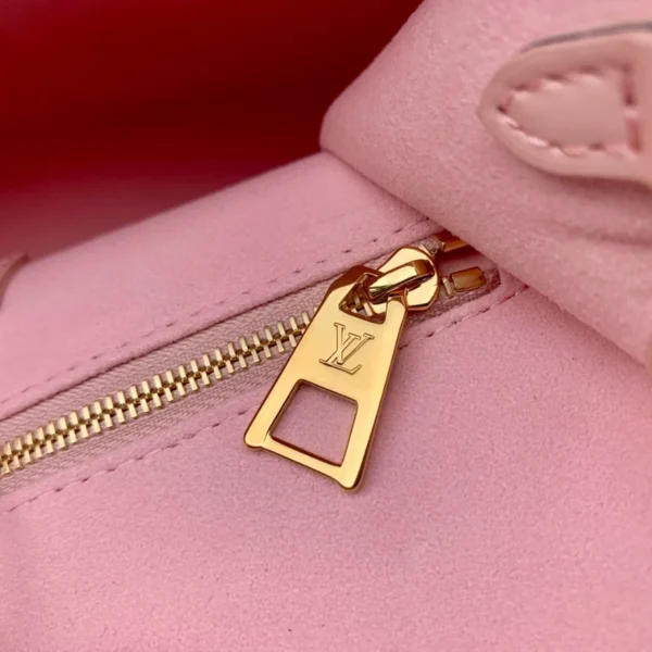 Louis Vuitton OnTheGo PM - L17