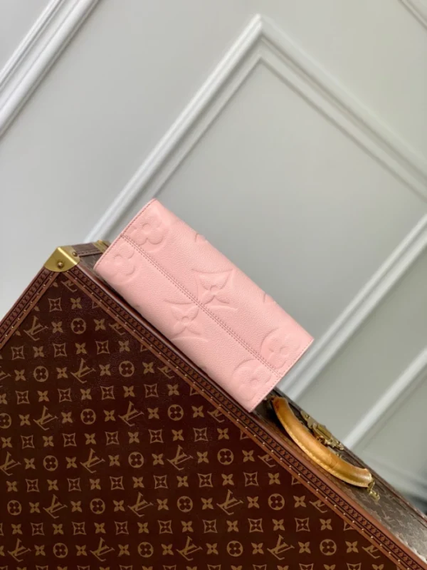 Louis Vuitton OnTheGo PM - L17