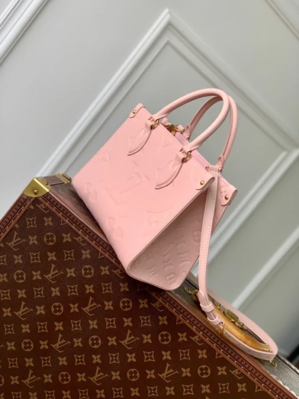 Louis Vuitton OnTheGo PM - L17
