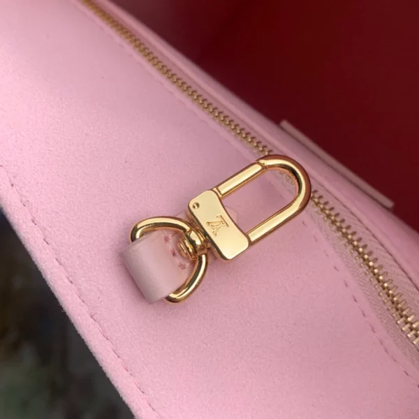 Louis Vuitton OnTheGo PM - L17