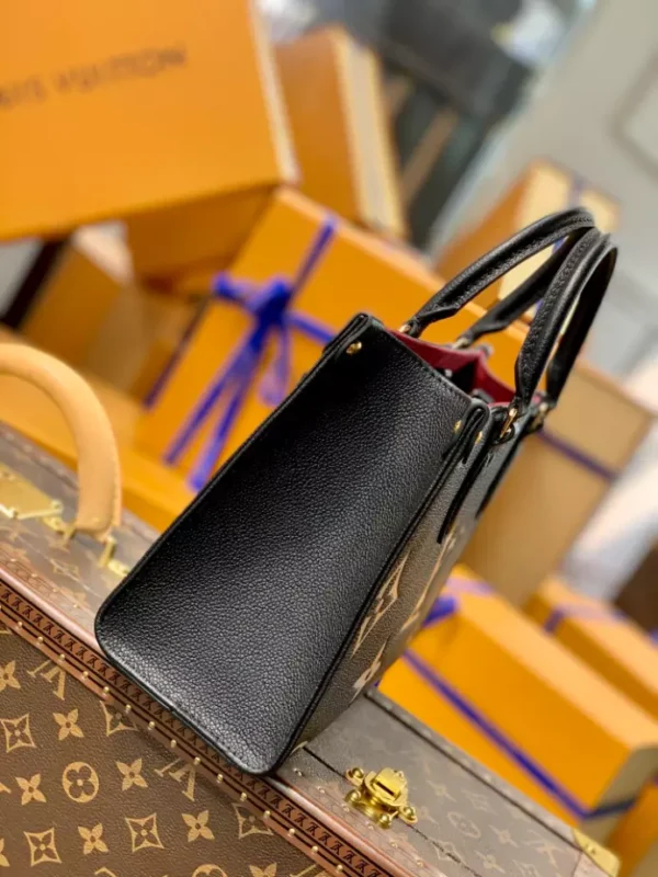 Louis Vuitton OnTheGo PM - L19