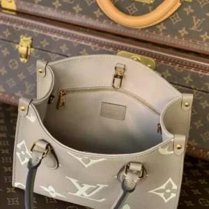 Louis Vuitton OnTheGo PM - L20