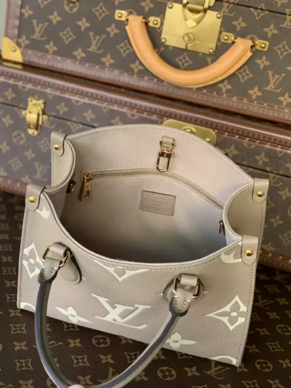 Louis Vuitton OnTheGo PM - L20