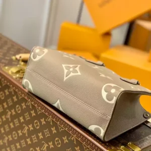 Louis Vuitton OnTheGo PM - L20