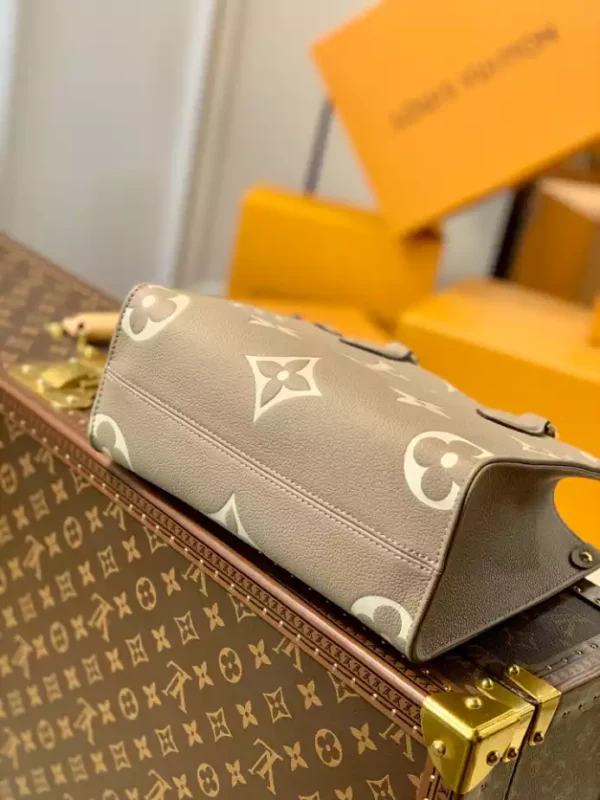 Louis Vuitton OnTheGo PM - L20