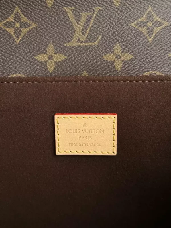 Louis Vuitton Pochette Métis Monogram Canvas