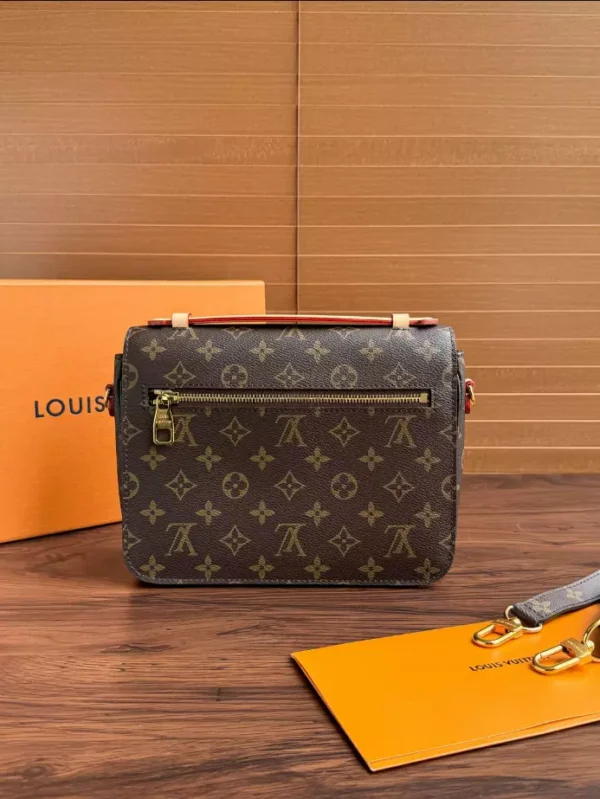 Louis Vuitton Pochette Métis Monogram Canvas