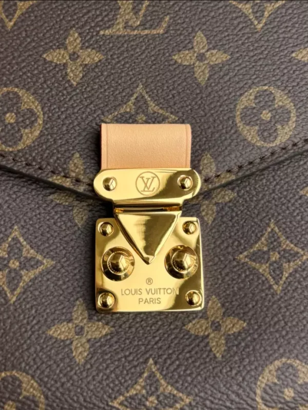 Louis Vuitton Pochette Métis Monogram Canvas