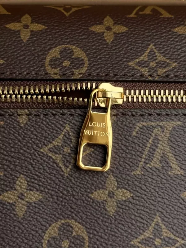 Louis Vuitton Pochette Métis Monogram Canvas