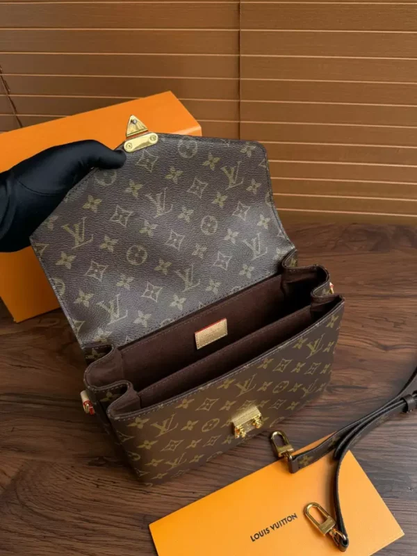Louis Vuitton Pochette Métis Monogram Canvas