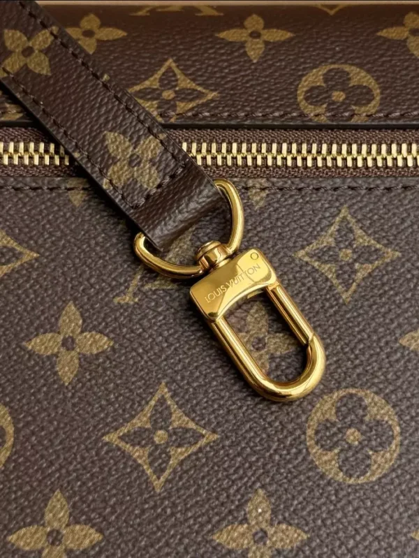 Louis Vuitton Pochette Métis Monogram Canvas