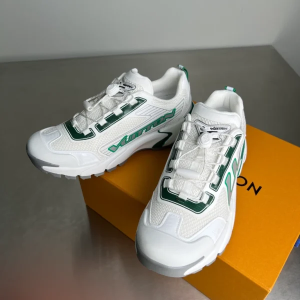 Louis Vuitton Runner Tatic Sneaker - LS277