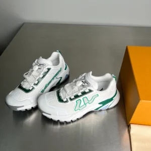 Louis Vuitton Runner Tatic Sneaker - LS277
