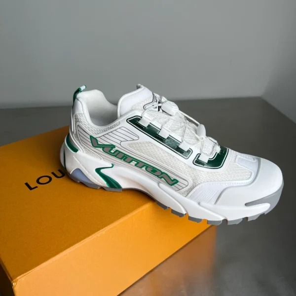 Louis Vuitton Runner Tatic Sneaker - LS277