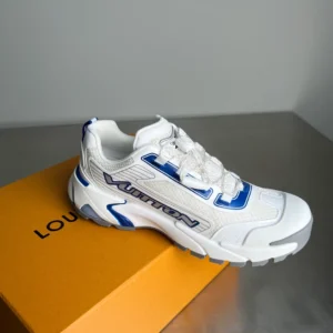 Louis Vuitton Runner Tatic Sneaker - LS278