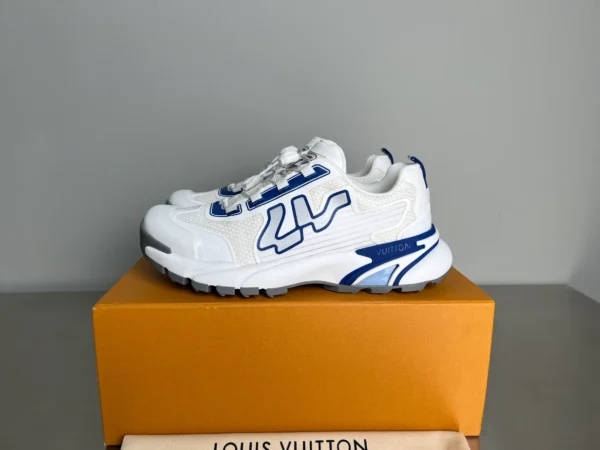 Louis Vuitton Runner Tatic Sneaker - LS278