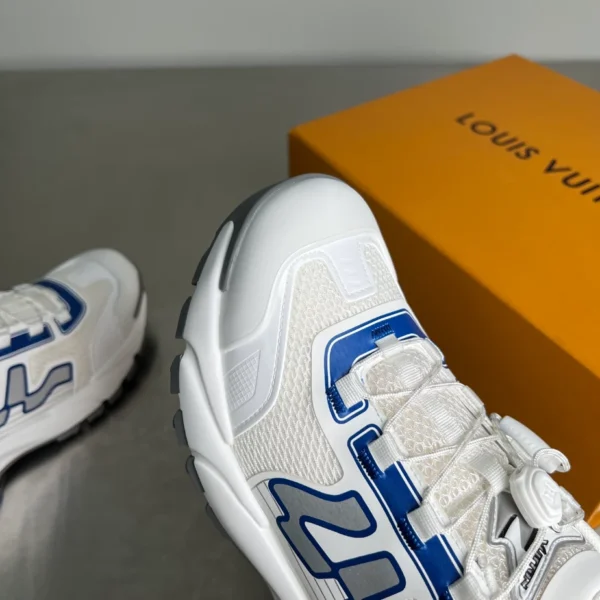 Louis Vuitton Runner Tatic Sneaker - LS278