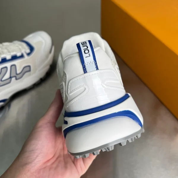 Louis Vuitton Runner Tatic Sneaker - LS278