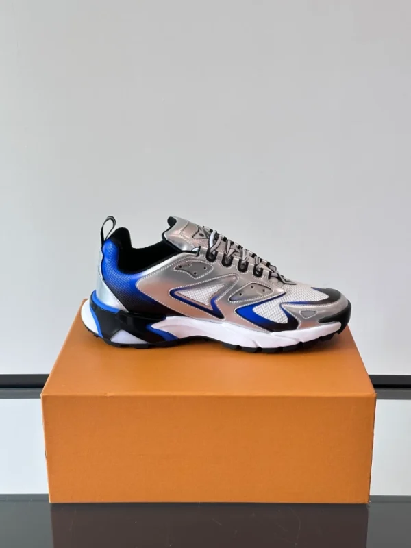 Louis Vuitton Runner Tatic Sneaker - LS290