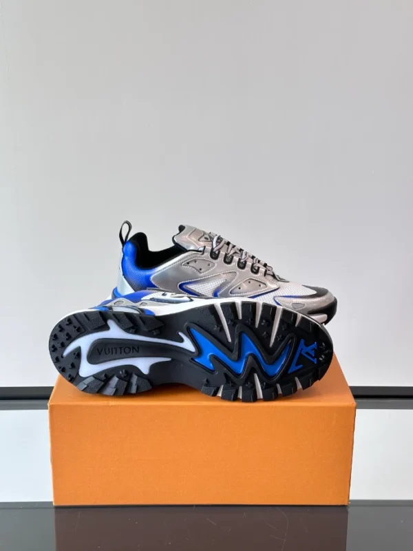 Louis Vuitton Runner Tatic Sneaker - LS290