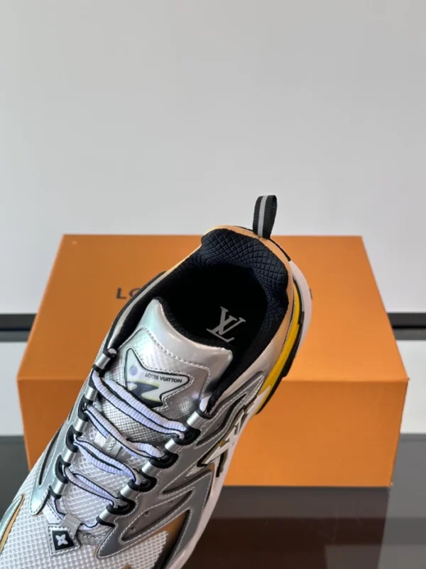 Louis Vuitton Runner Tatic Sneaker - LS291