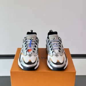 Louis Vuitton Runner Tatic Sneaker - LS291