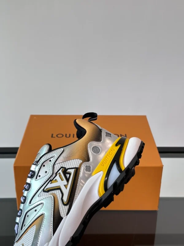 Louis Vuitton Runner Tatic Sneaker - LS291