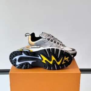 Louis Vuitton Runner Tatic Sneaker - LS291