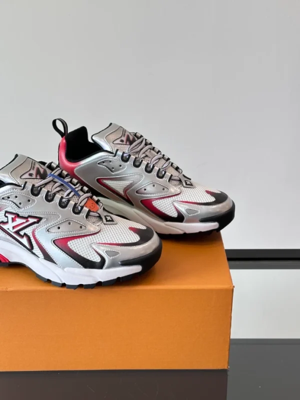 Louis Vuitton Runner Tatic Sneaker - LS292