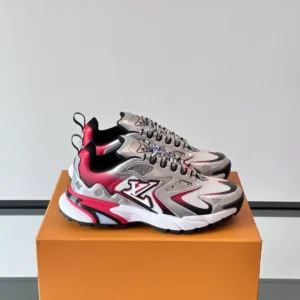 Louis Vuitton Runner Tatic Sneaker - LS292