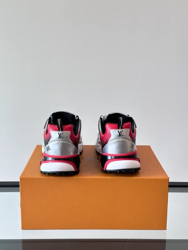 Louis Vuitton Runner Tatic Sneaker - LS292