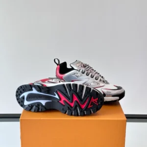 Louis Vuitton Runner Tatic Sneaker - LS292