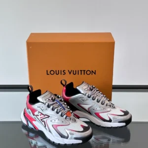 Louis Vuitton Runner Tatic Sneaker - LS292