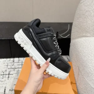 Louis Vuitton Trainer Maxi Sneaker - LS283