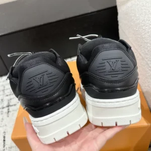 Louis Vuitton Trainer Maxi Sneaker - LS283