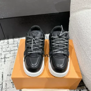 Louis Vuitton Trainer Maxi Sneaker - LS283