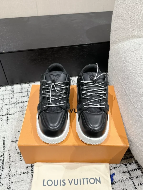 Louis Vuitton Trainer Maxi Sneaker - LS283