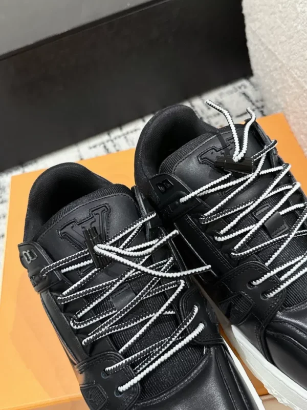 Louis Vuitton Trainer Maxi Sneaker - LS283