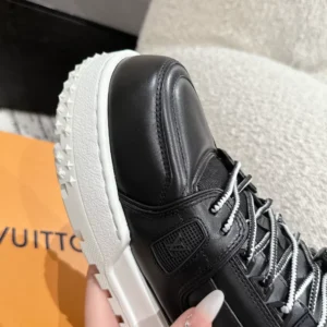 Louis Vuitton Trainer Maxi Sneaker - LS283
